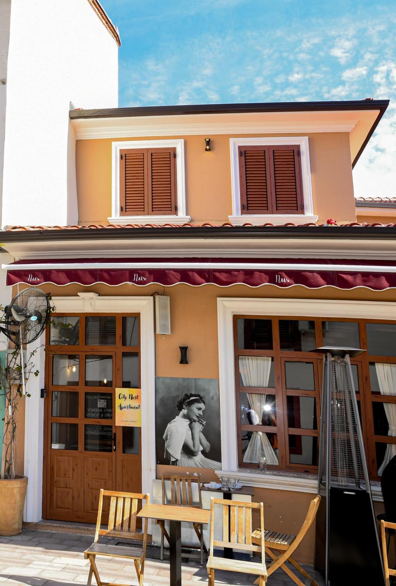 City Nest Shkodër Esterno foto