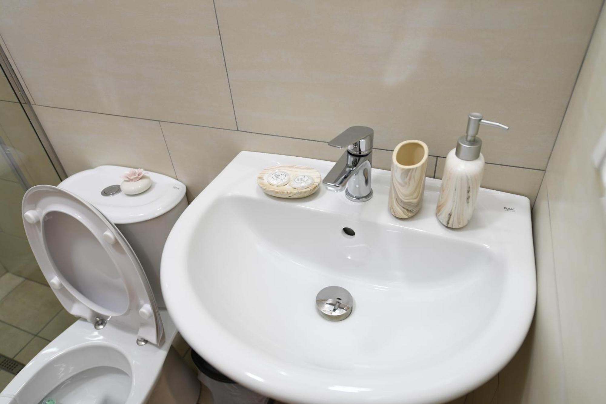 City Nest Shkodër Esterno foto